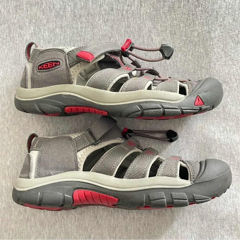 Keen Big Kids Size 5 EU 37 Gray/Pink Newport H2 Closed Toe Sandals